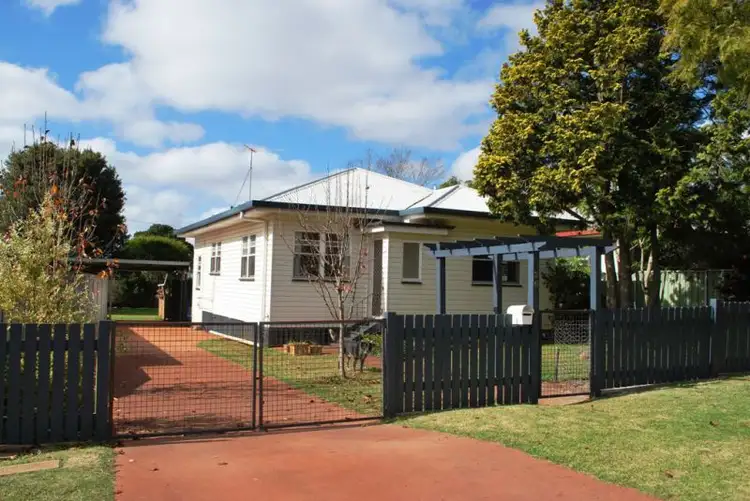 20 Fourth Avenue, Harristown QLD 4350