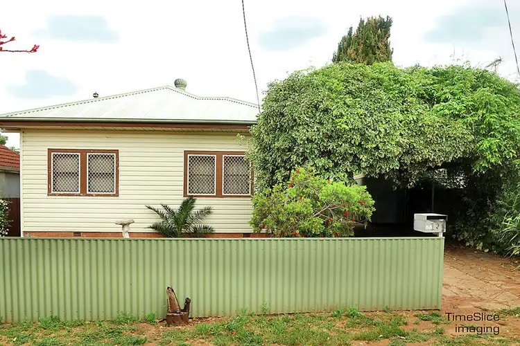 11 Heath Street, Turvey Park NSW 2650