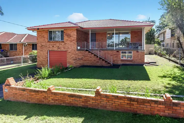 214 Broadwater Road, Mansfield QLD 4122