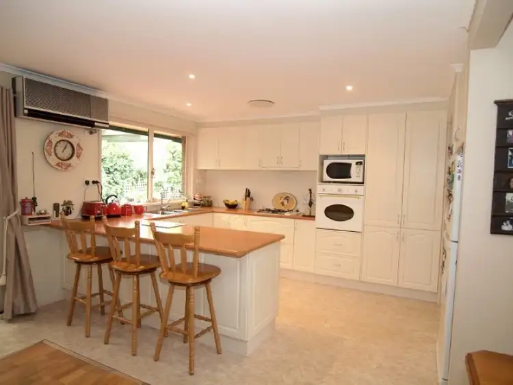 Second view of Homely house listing, 32 Edeys Run, Hampton Park VIC 3976