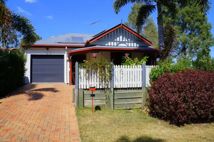 1 Litchfield Cl, Forest Lake QLD 4078