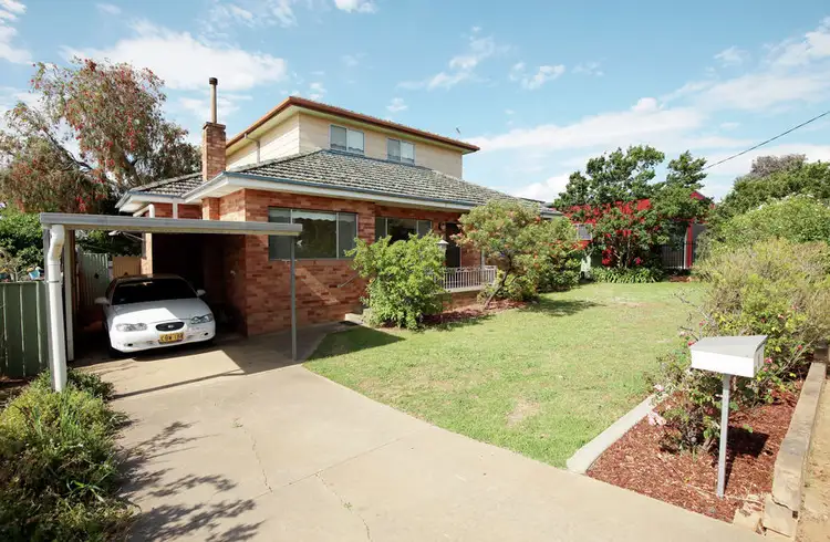 1 Mark Avenue, Tolland NSW 2650