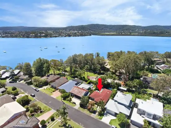 10 Asca Drive, Green Point NSW 2251