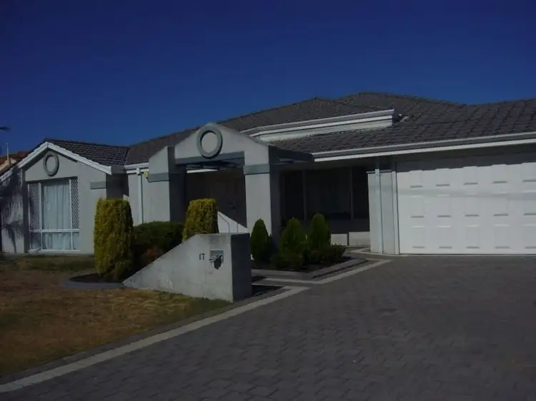 17 Della Road, Noranda WA 6062