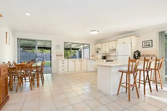 4 Jade Stone Crt, Carrara QLD 4211