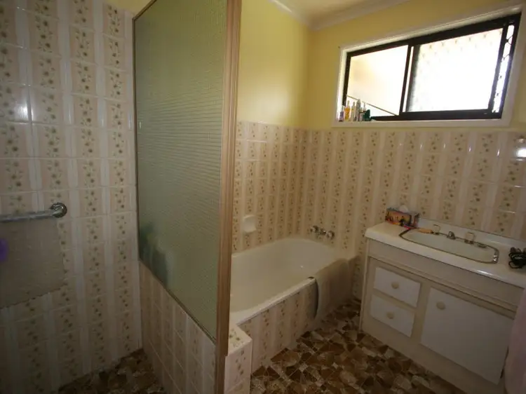 Fifth view of Homely house listing, 4 Naranja Cresent, Benowa QLD 4217