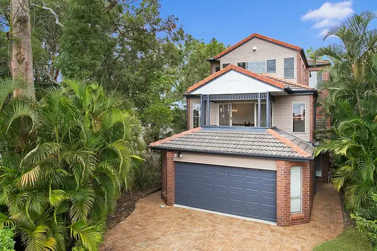 178 Ninth Avenue, St Lucia QLD 4067