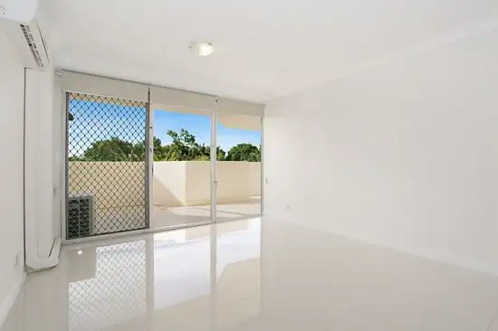 Fourth view of Homely unit listing, 2/56 Hooker Blvd, Mermaid Waters QLD 4218