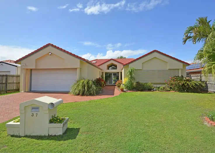 37 Bowerbird Avenue, Eli Waters QLD 4655