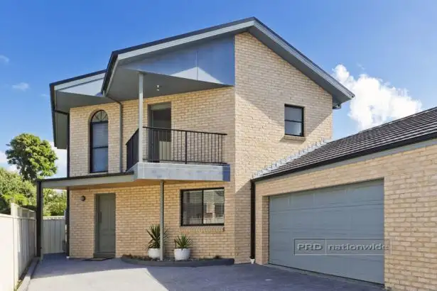 Main view of Homely townhouse listing, 2/75 Berner Street, Merewether NSW 2291