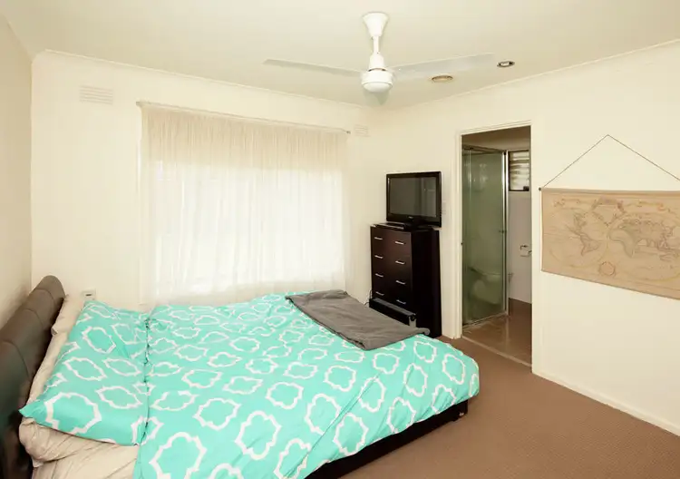 Fifth view of Homely house listing, 10 Oleander Crescent, Lake Albert NSW 2650