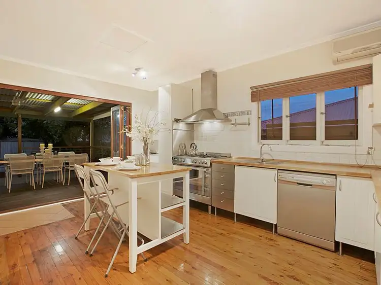 5 Gannon Ave, Manly QLD 4179