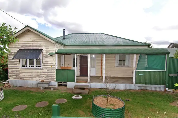 39 Johns Street, Uralla NSW 2358