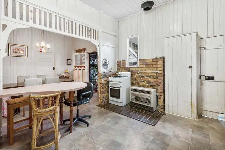 187 Campbell Street, Newtown QLD 4350