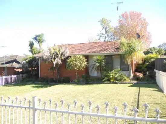 68 Lucena Cres, Lethbridge Park NSW 2770