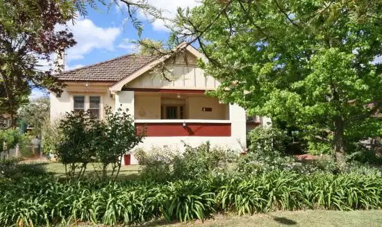 30 Raglan Street, Tamworth NSW 2340