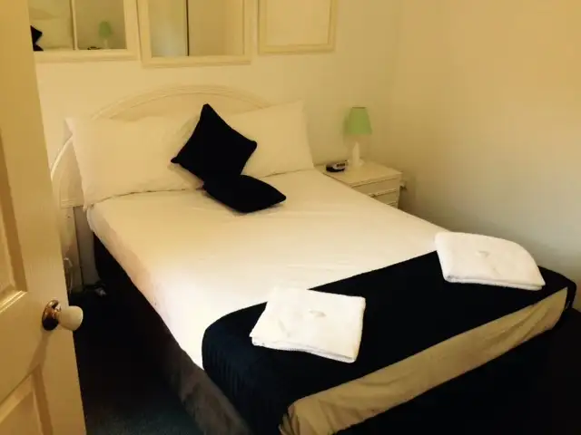 Fourth view of Homely apartment listing, 5/40 Tarcoola Crescent, Surfers Paradise QLD 4217