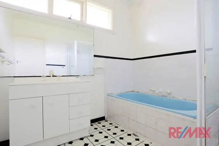 Seventh view of Homely house listing, 32 The Fairway, Hampton Park VIC 3976