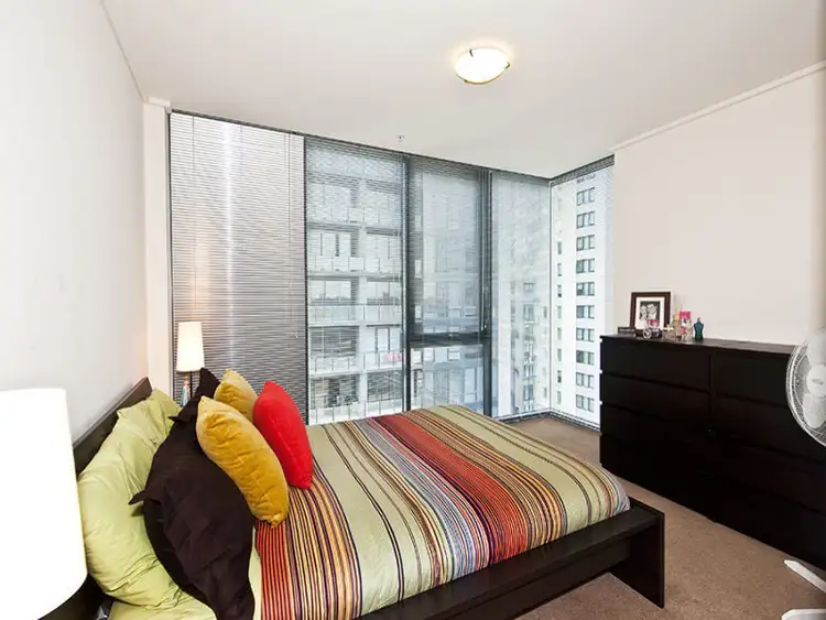 Third view of Homely apartment listing, 145/100 Kavanagh Street, Southbank VIC 3006