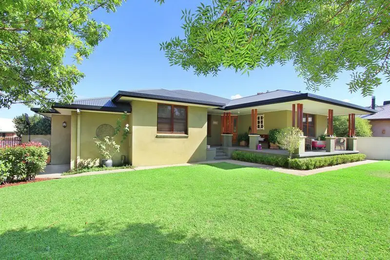 Main view of Homely house listing, 25 Overlanders Way, Tamworth NSW 2340
