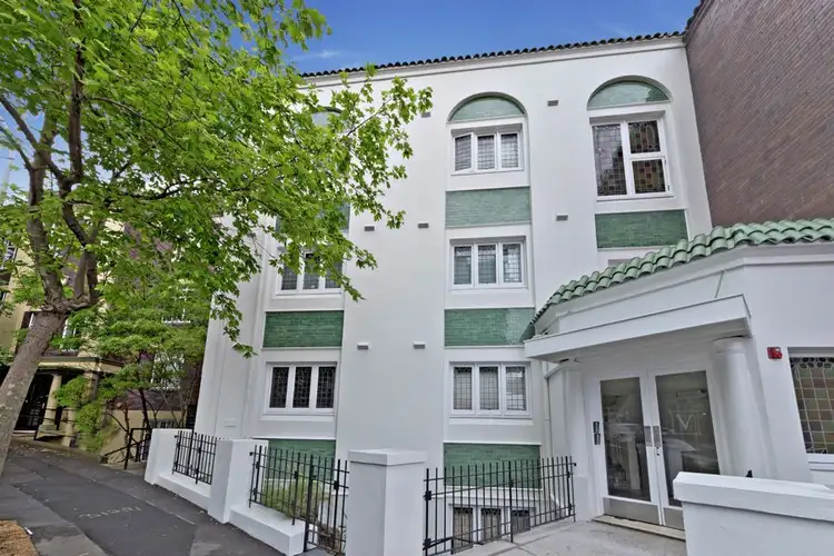 2/7 Wylde Street