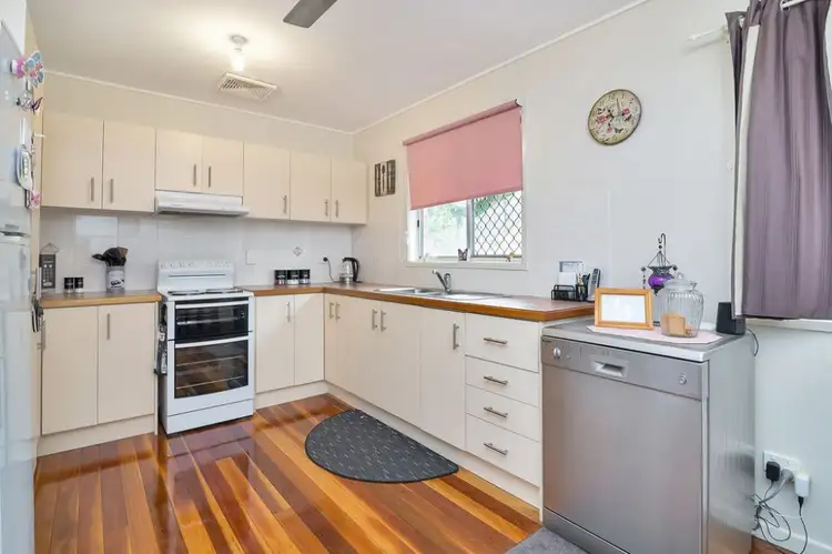 2 Knight Avenue, Silkstone QLD 4304