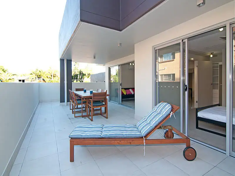 Main view of Homely unit listing, 2/36 Third Ave, Sandgate QLD 4017