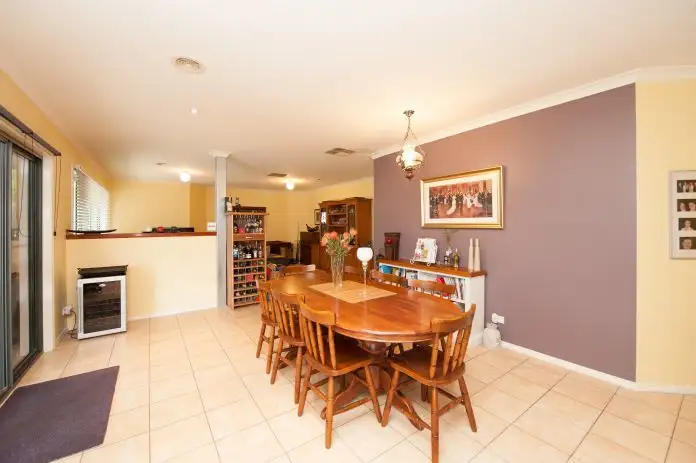 11 Winnell Crt, Thurgoona NSW 2640