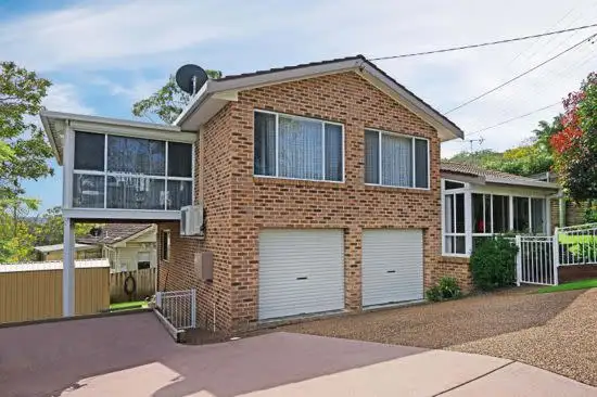 1 Merindah Avenue, Green Point NSW 2251