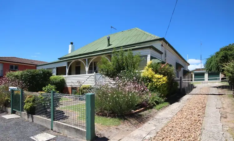 81 Miles Street, Tenterfield NSW 2372