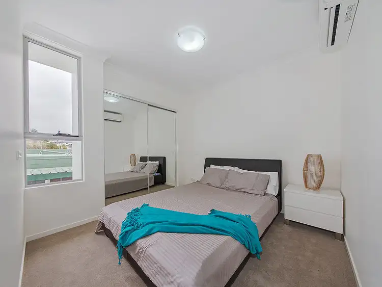 Sixth view of Homely unit listing, 2/54 Yamboyna Street, Manly QLD 4179
