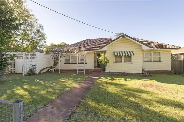 176 West St, South Toowoomba QLD 4350