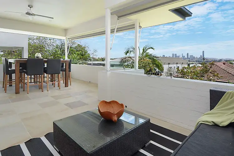 18 Bunowang Street, Balmoral QLD 4171