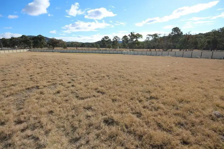 7 Parkes Drive, Tenterfield NSW 2372