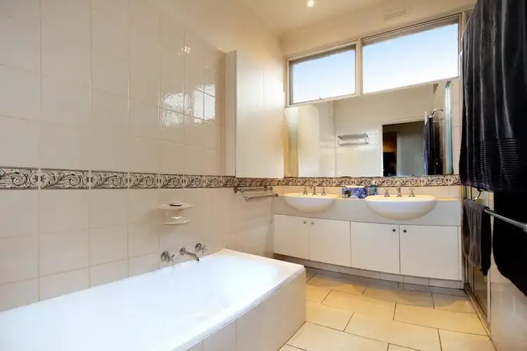 Sixth view of Homely apartment listing, 5-11 Woorigoleen Road, Toorak VIC 3142