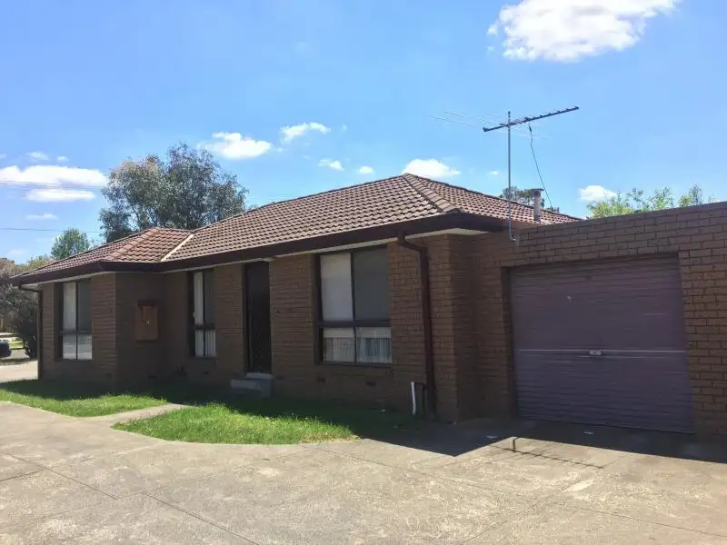 Main view of Homely unit listing, 4/30-32 Ivanhoe Avenue, St Albans VIC 3021