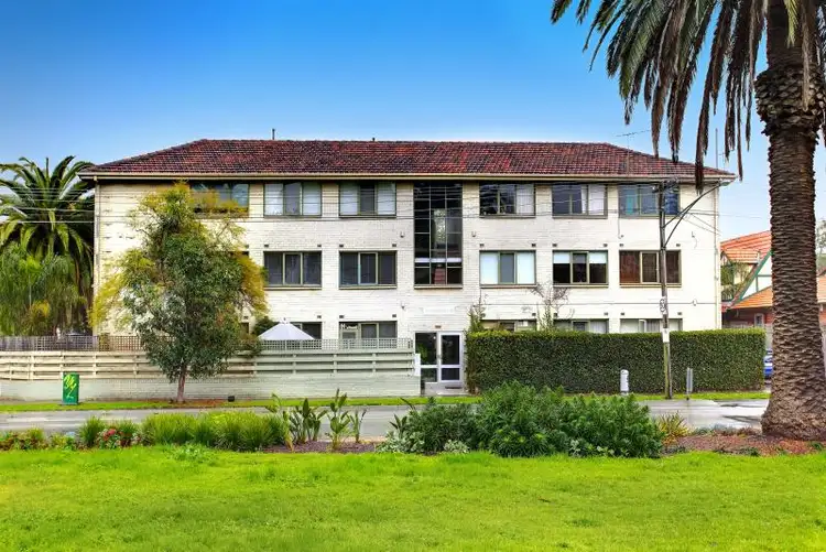 2/151 Glenhuntly Road