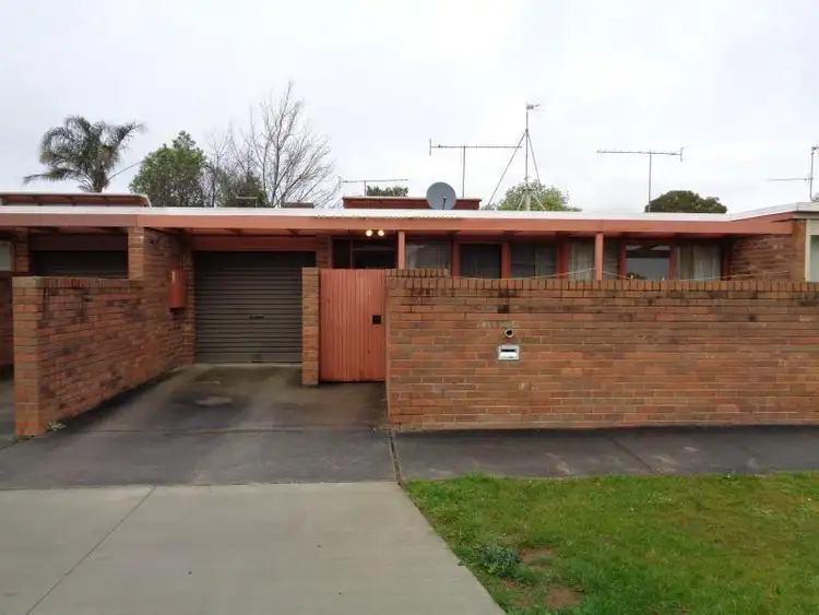**UNDER CONTRACT**2/3 James Street, Morwell VIC 3840