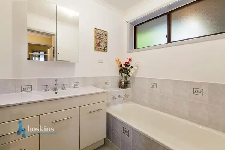 Fourth view of Homely house listing, 10 Minkara Court, Croydon VIC 3136