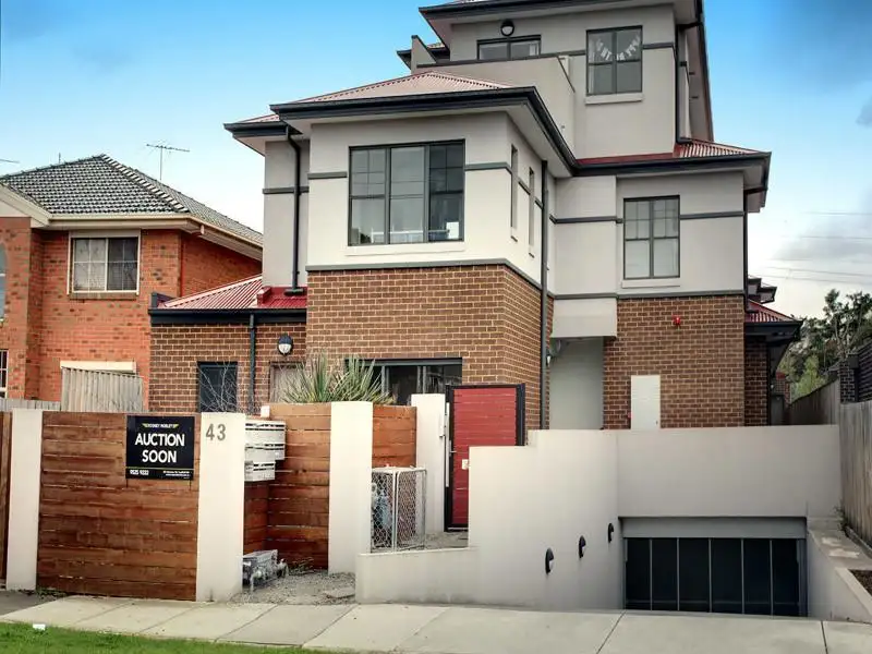Main view of Homely unit listing, 1/43 Rosstown Road, Carnegie VIC 3163