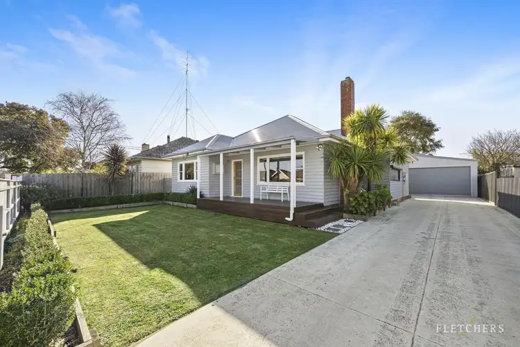 2 Fisher Street, Wendouree VIC 3355