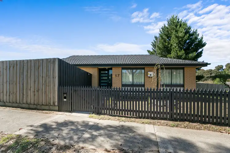 17 Mimosa Crescent, Churchill VIC 3842