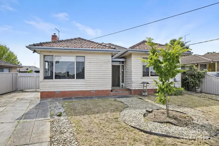 16 Dover Street, Wendouree VIC 3355