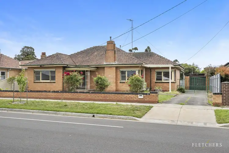 10 Lake Street, Wendouree VIC 3355