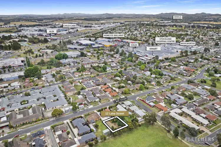 2/12 Lake Street, Lake Wendouree VIC 3350
