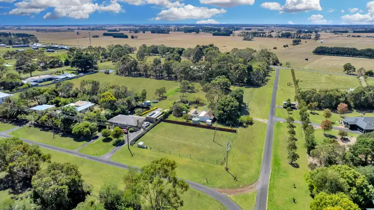 Second view of Homely house listing, 33 Beaver Street, Winslow VIC 3281