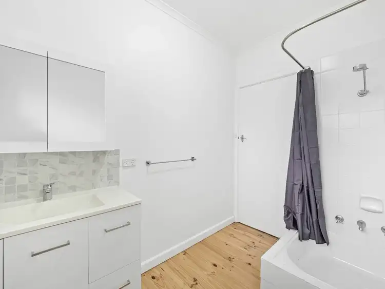 Fifth view of Homely unit listing, Unit 4/23 Elgin Street, Morwell VIC 3840