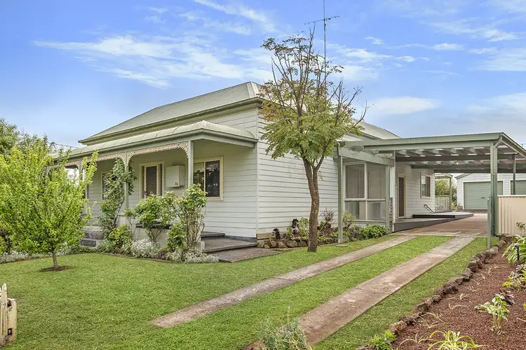 38 Burchett Street, Penshurst VIC 3289