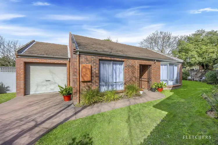 2/3 Burnbank Street, Lake Wendouree VIC 3350