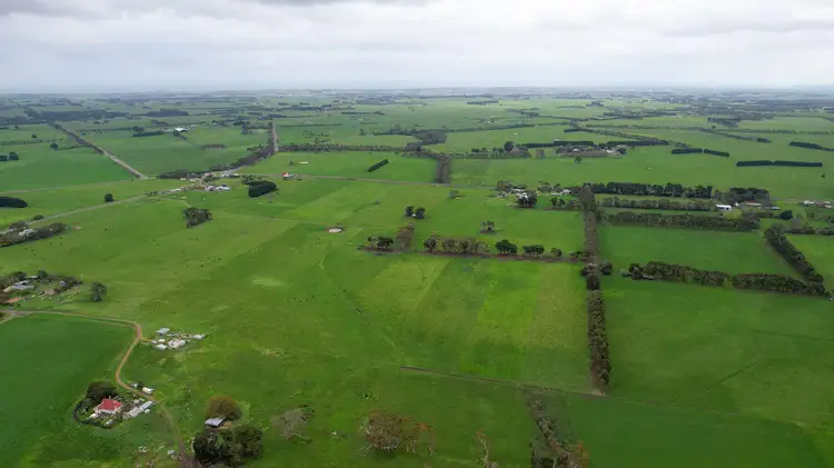 Hughs Road, Wangoom VIC 3279